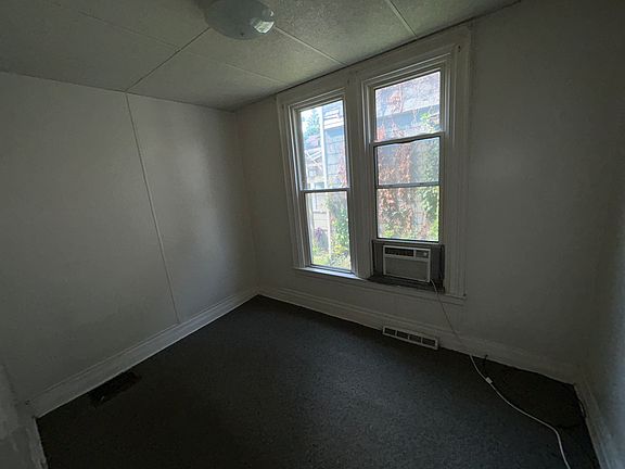 4th image of 619-21 W 8th St #1