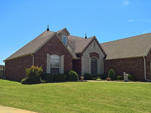 2nd image of 3107 Callaway Dr