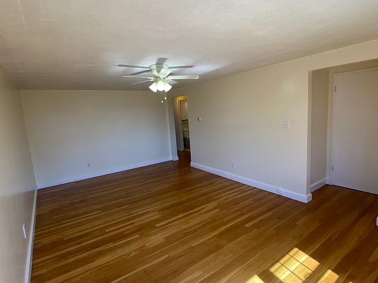 555 Main St #2 — Photo 6