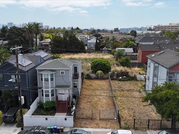 826 Pine St, Oakland, CA 94607