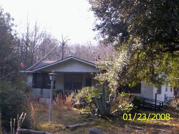 one house is shown