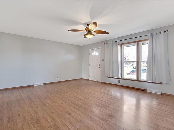 5th image of 412 Gruber Ave