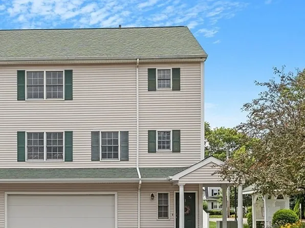 252 Albion St APT 1, Wakefield, MA 01880