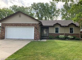 1851 Drawbridge Ct, Marysville, MI
