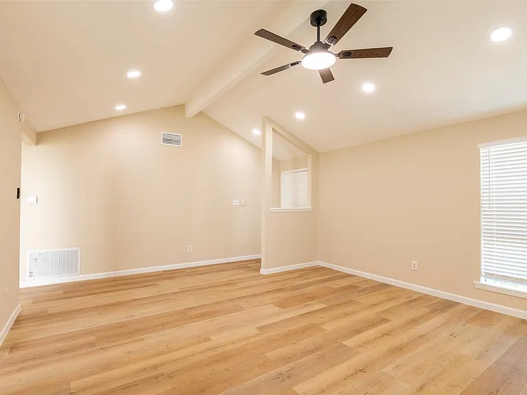 1262 Rock Canyon Dr — Photo 6