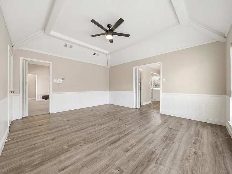 4925 Longwood Ct — Photo 20