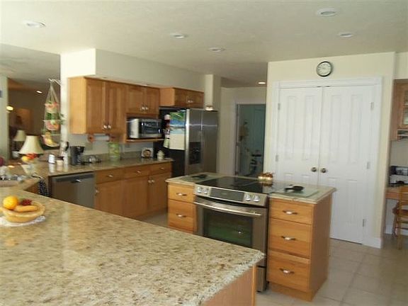 4th image of 2840 Woodland Dr