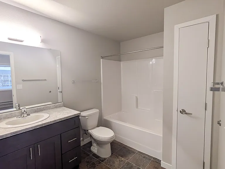 Amber Valley Apartments — Photo 15