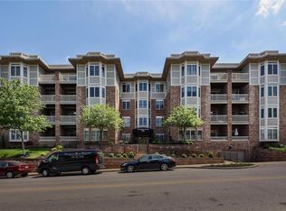 520 N And South Rd APT 306, Saint Louis, MO 63130