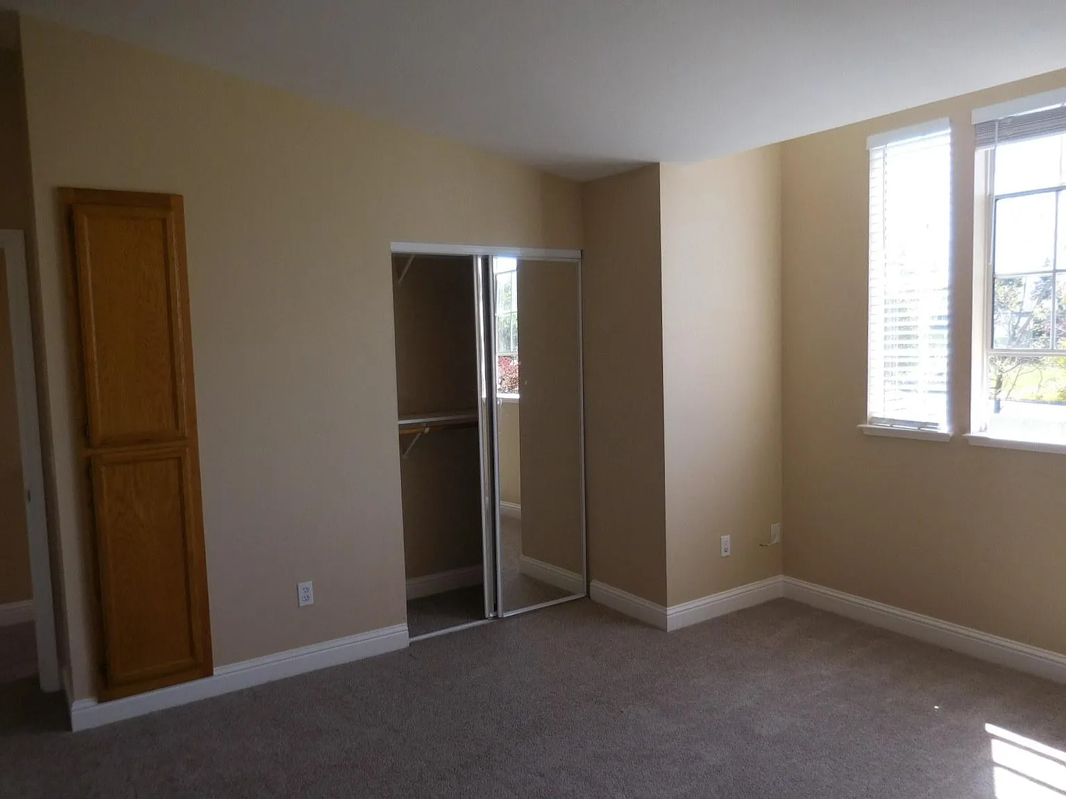 2 bed, 2.5 bath, 1288 sqft, $2,800 — Photo 2