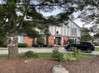 35331 Regency Ln, Farmington Hills, MI 48331