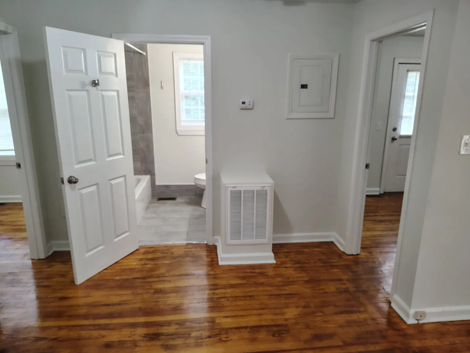 1 bed, 700 sqft, $975 — Photo 4