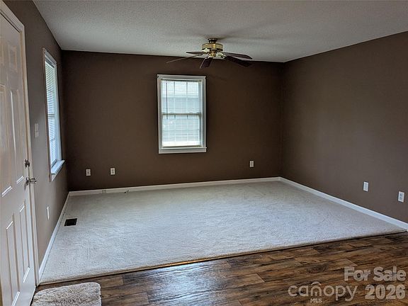 5th image of 826 2nd St