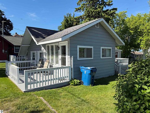 2nd image of 104 Oliver Dr