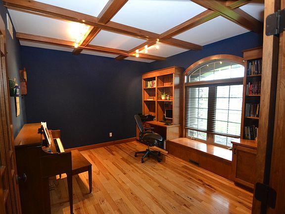 4th image of 4309 Oak Meadow Dr