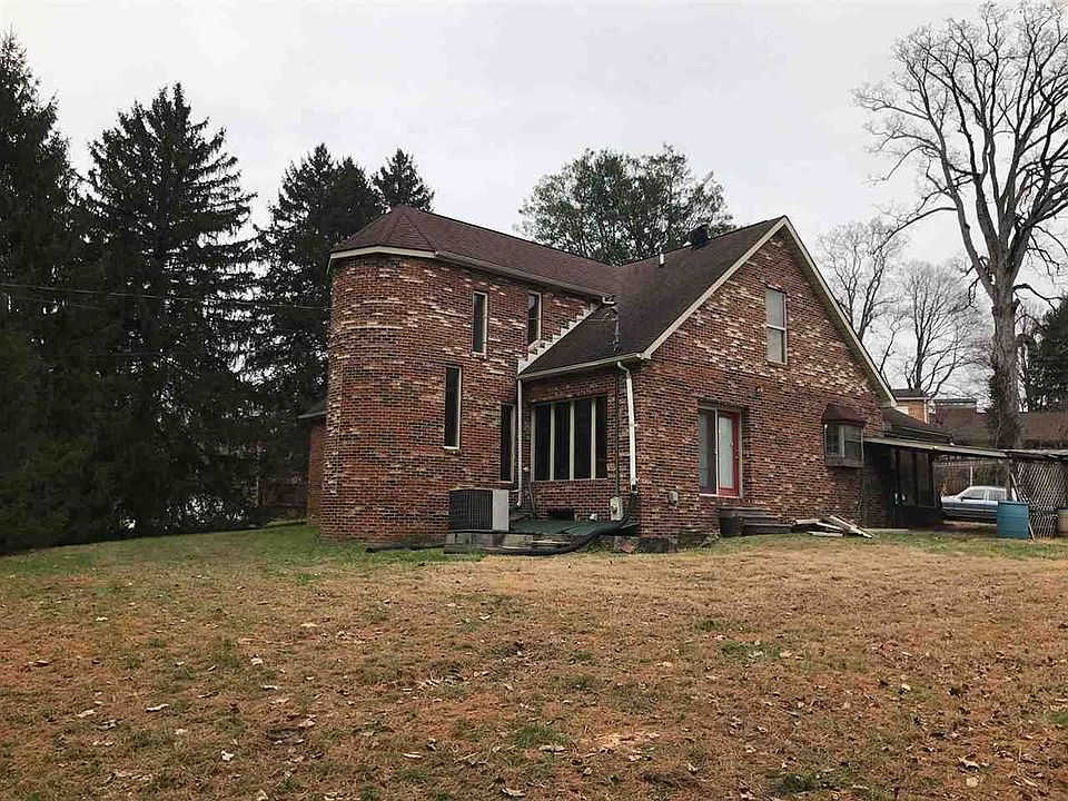 2nd image of 2832 13th St