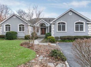 16 Norwood Rd, Northport, NY 11768