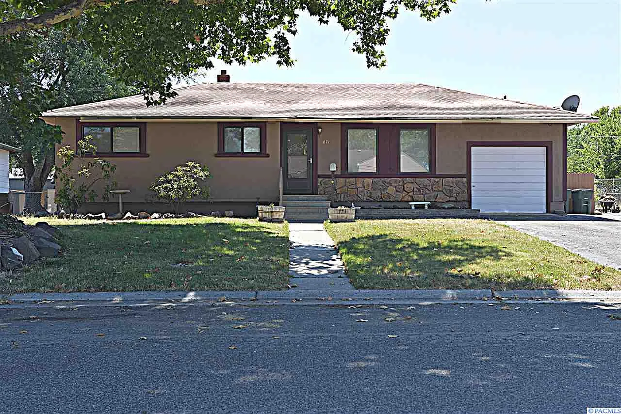 615 Cascade St photo 1