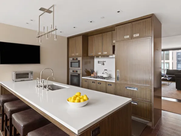 151 East 85th Street 17J image 3 of 20