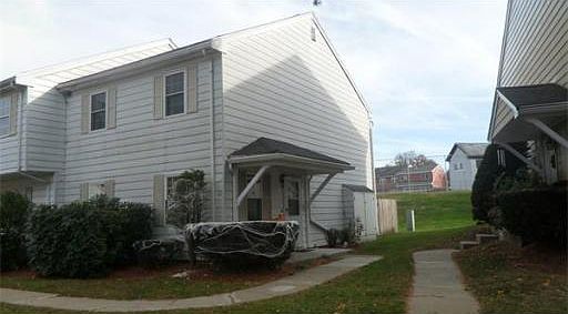 1st image of 39 Pamela Ln