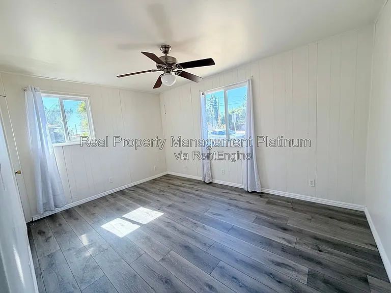 2728 E Gettysburg Ave — Photo 7