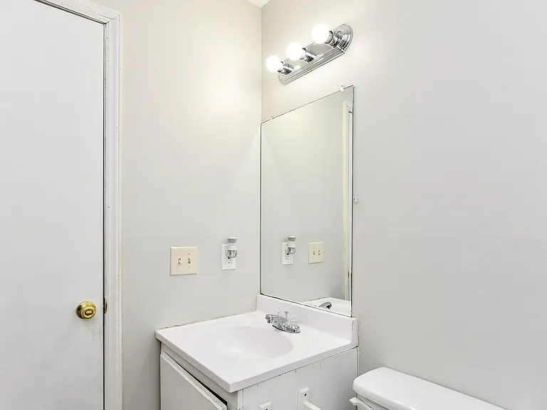 East Terrace 2X1 Standard Bathroom East Terrace 2X1 Standard Bathroom