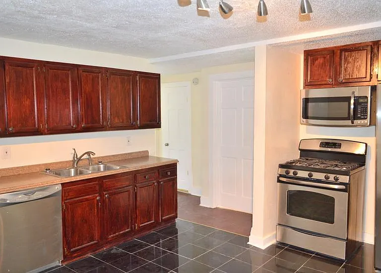 316 Westcott St #1 — Photo 4