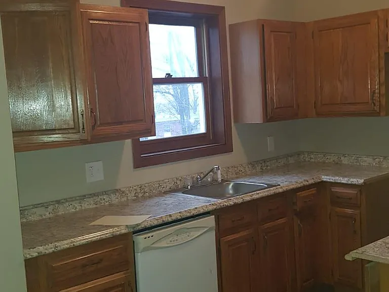 130 Lexington Ave #B — Photo 2
