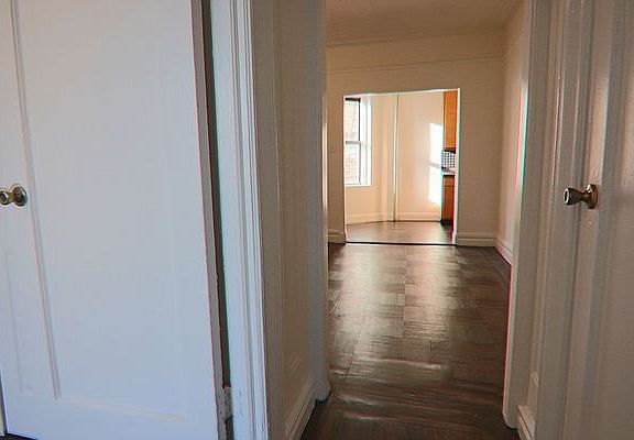 2nd image of 5025 Broadway APT 6B
