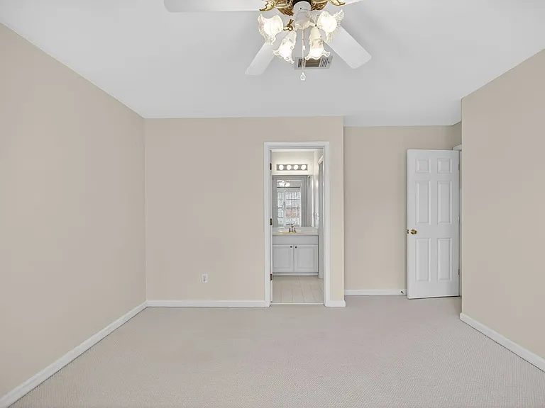 1712 Kenbrook Ct NW — Photo 37