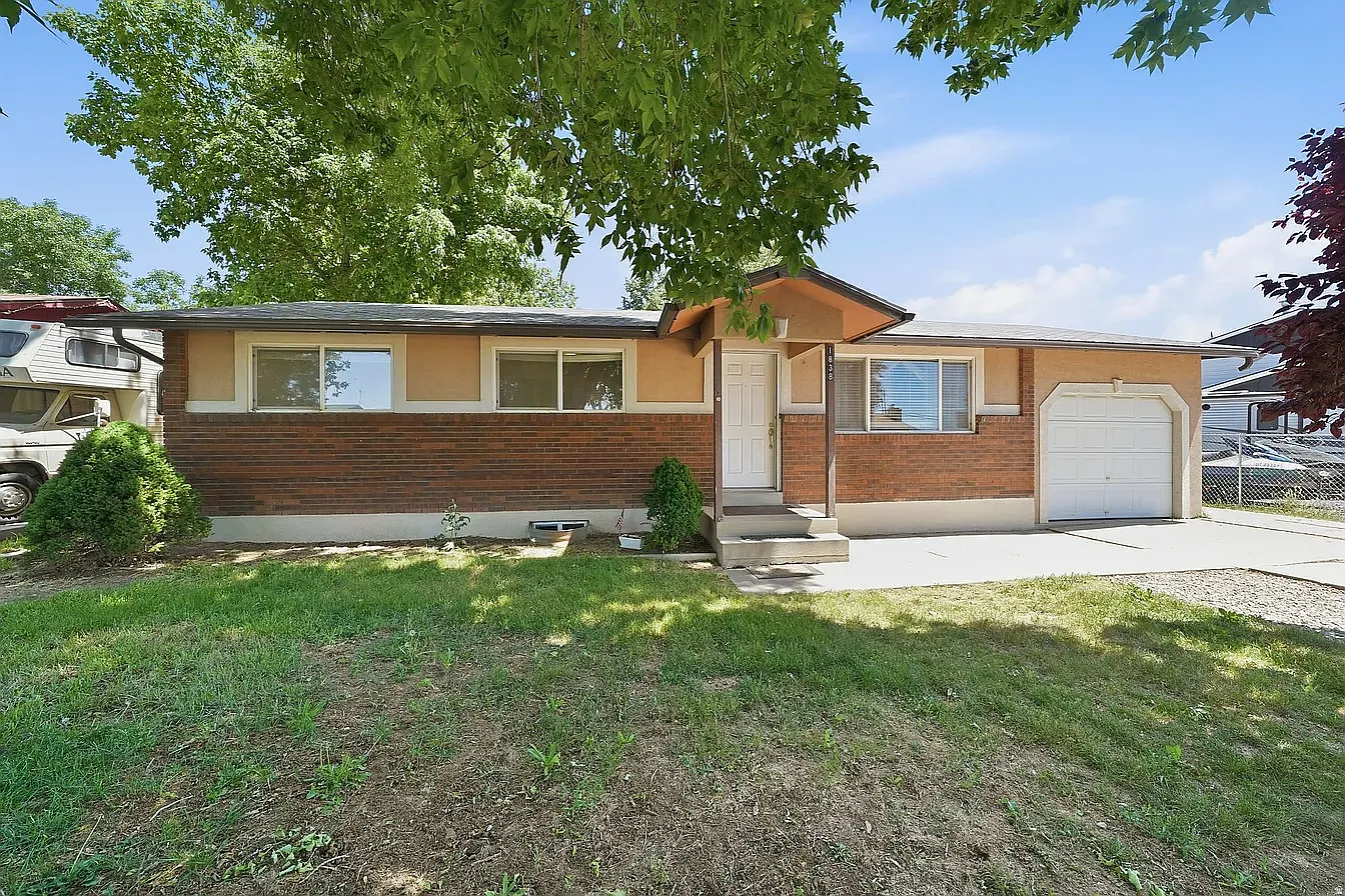 W, Layton — Photo 2