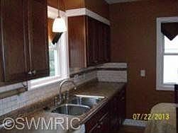 5th image of 1237 Beechwood St NE