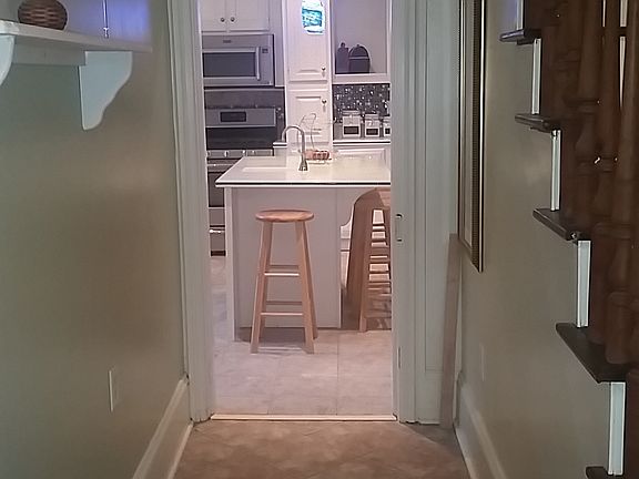 3rd image of 79 York St