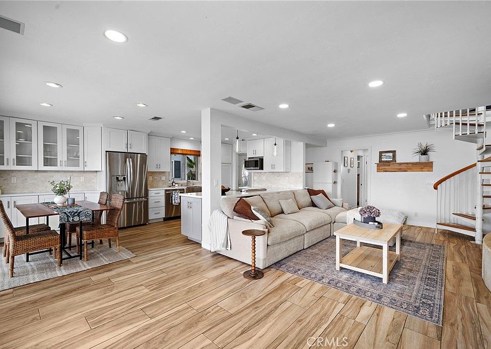 1st image of 2528 University Dr