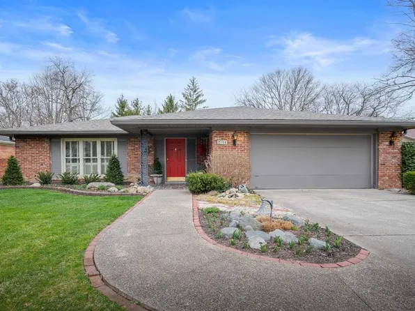 2704 W Twickingham Dr, Muncie, IN 47304