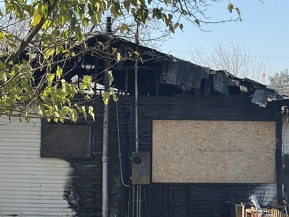 3rd image of 1512 N Pacific Ave
