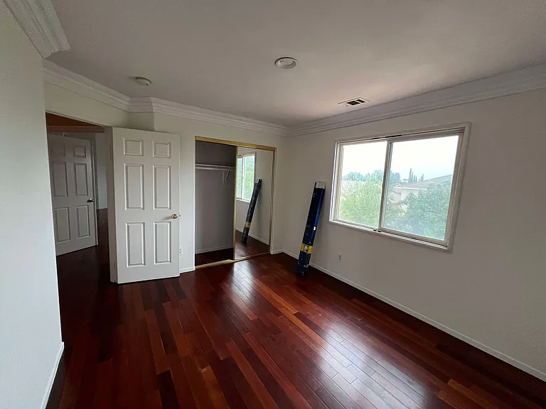 148 E Hazeltine St — Photo 19