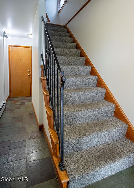 4th image of 53 Pleasantview Avenue