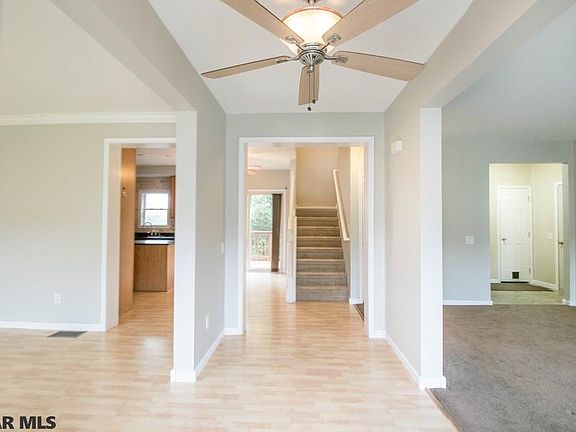 3rd image of 161 McKivison Ct