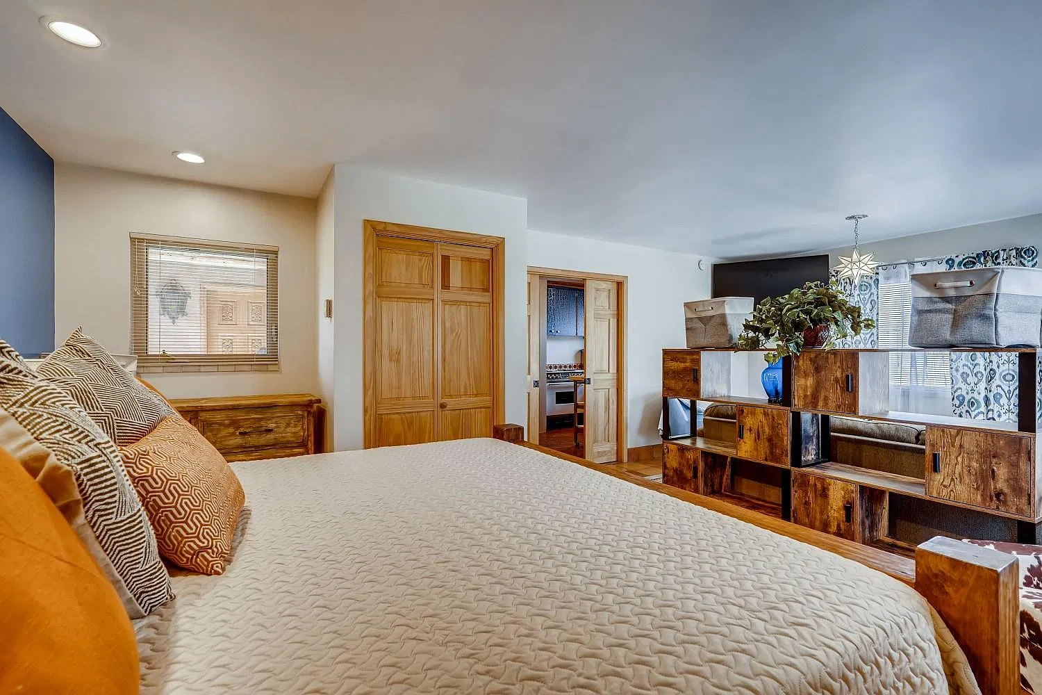 1 bed, 700 sqft, $2,295 — Photo 2