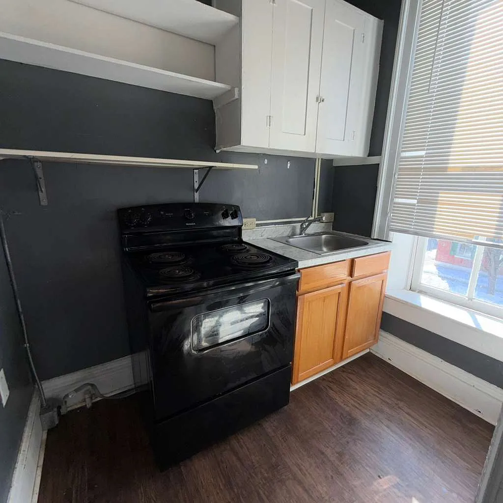 1 bed, 800 sqft, $825 — Photo 2