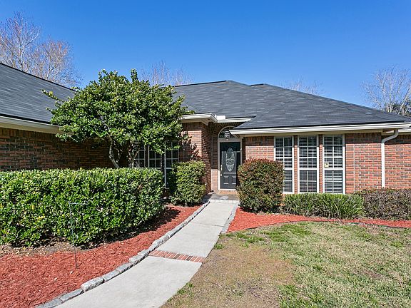 2nd image of 1540 Greenridge Cir W