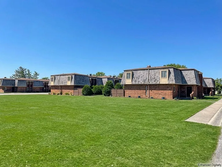 Highland North Townhomes — Photo 13