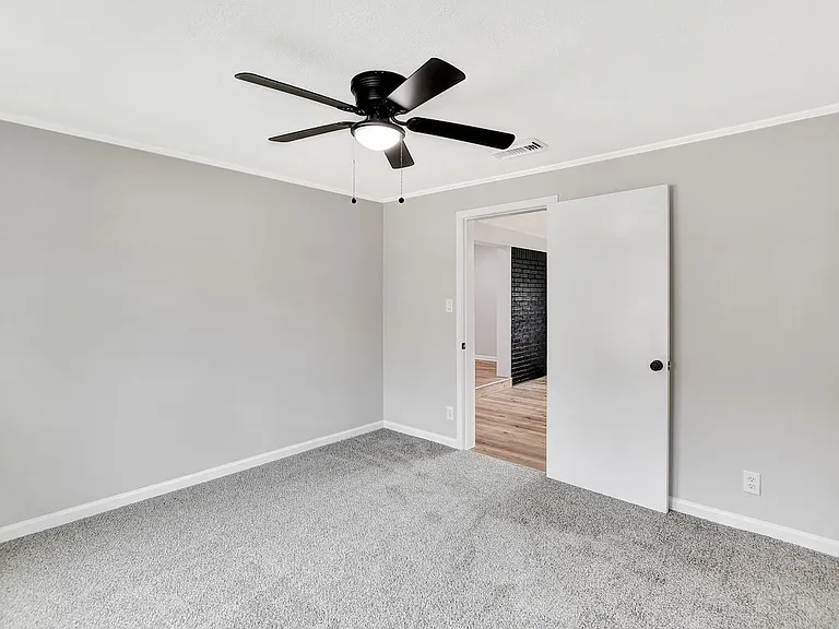 704 Teabury St — Photo 26