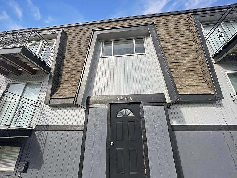 Suncrest Apartments — Photo 9