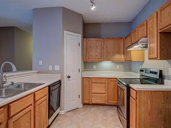 2nd image of 149 Saddlebrook Ln Unit 543