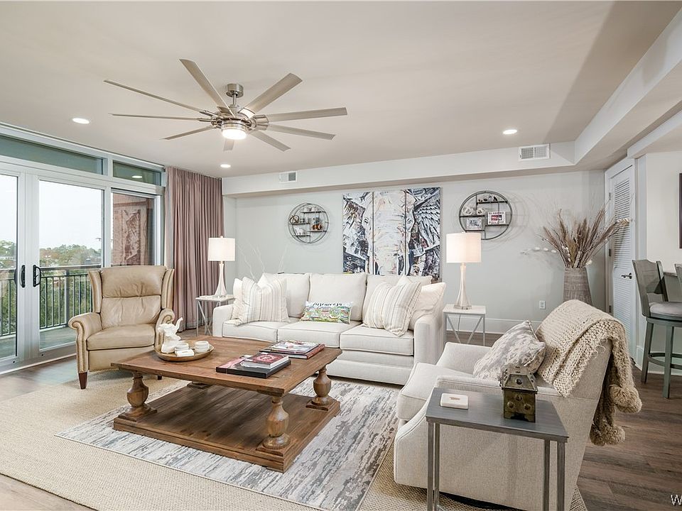 1st image of 1018 Hackberry Ln Unit 307