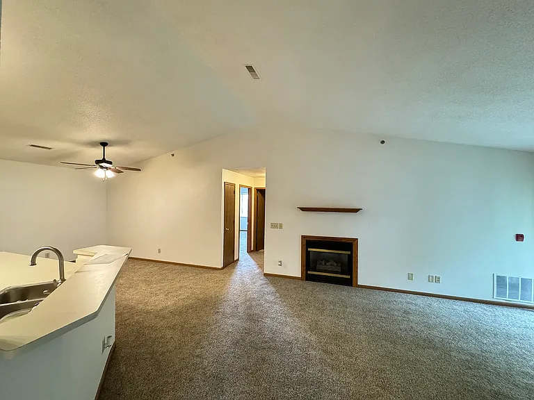 170 W Pioneer Rd #201 — Photo 6