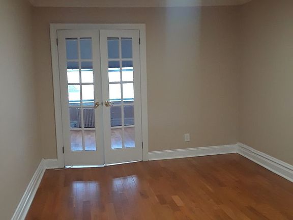 3rd image of 2816 47th St APT 3L