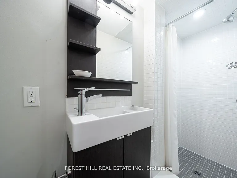 6 Aberdeen Ave — Photo 30